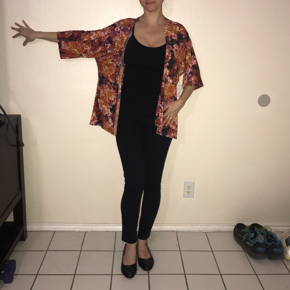 Lularoe Lindsay kimono - Picture 2 of 8